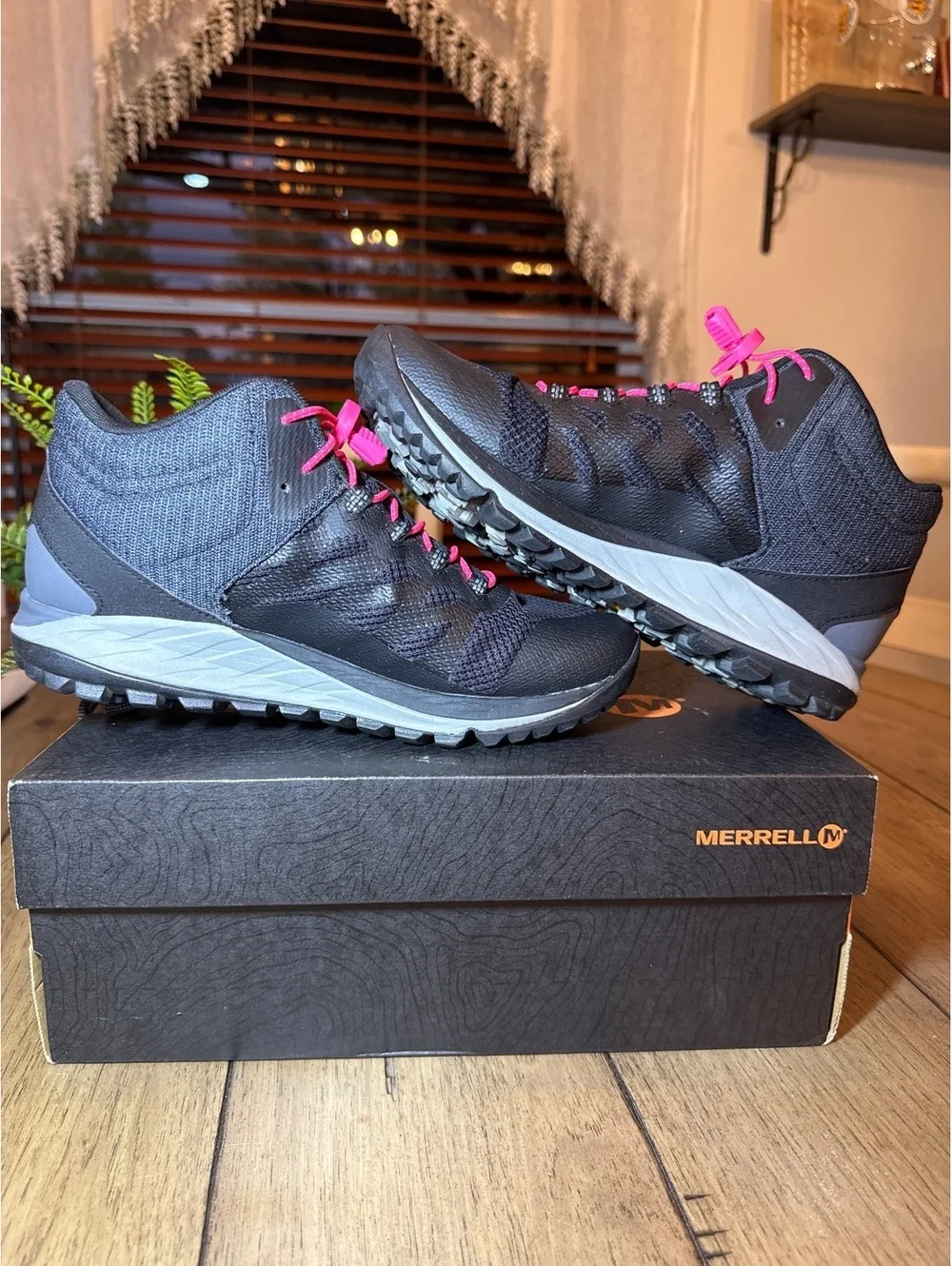 Merrell Antora 2 Mid GTX Women’s Hiking Boots Black Size 9
